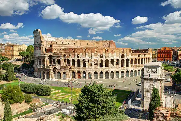 visit the Colosseum with our rome travel guide